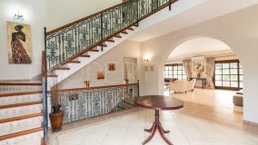 For sale villa in Benahavis with 9 bedrooms