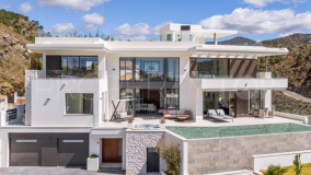 Villa moderna nueva en Lomas Del La Quinta, Nueva Andalucía