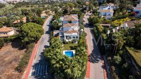 Villa en venta en Nueva Andalucia, Marbella