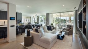 Duplex for sale in Marina de Puente Romano, Marbella Golden Mile