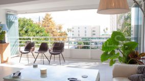 Piso en venta en La Carihuela, Torremolinos