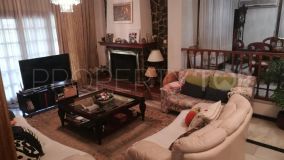 Chalet en venta con 5 dormitorios en Malaga