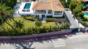 Villa en venta en Nueva Andalucia, Marbella