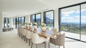 Villa for sale in Benahavis