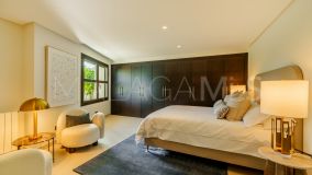 Villa for sale in La Cerquilla, Nueva Andalucia