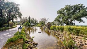 Villa for sale in La Mairena, Marbella East