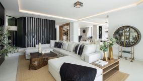 Villa for sale in Benahavis