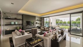 Villa for sale in Altos de Puente Romano, Marbella Golden Mile