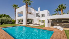 Villa for sale in Altos de Puente Romano, Marbella Golden Mile