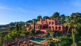 ANDALUSIAN-STYLE VILLA FOR SALE IN THE HEART OF EL MADROÑAL, BEHANAVIS