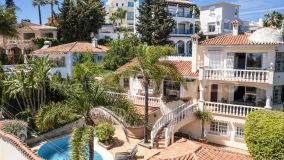 Villa en venta en Nueva Andalucia, Marbella