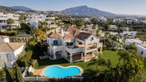 Lujosa villa con vistas panorámicas al mar.