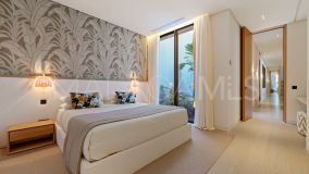 Villa en venta en Parcelas del Golf, Nueva Andalucia