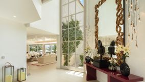 Villa for sale in Aloha, Nueva Andalucia