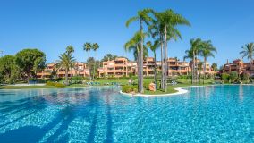 Apartamento en venta en Alhambra del Golf, Estepona Este