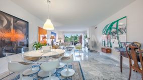 Apartamento en venta en Alhambra del Golf, Estepona Este