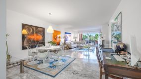 Apartamento en venta en Alhambra del Golf, Estepona Este