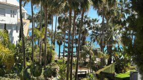 Lägenhet for sale in Las Cañas Beach, Marbella Golden Mile