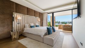 Villa for sale in Los Olivos, Nueva Andalucia