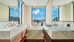 Villa for sale in El Madroñal, Benahavis