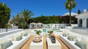 Villa en venta en Nueva Andalucia, Marbella