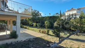 Se vende villa en Elviria