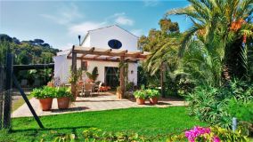 Chalet for sale in Estepona