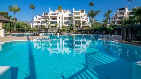 Penthouse for sale in New Golden Mile, Estepona East