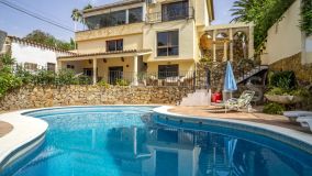 Chalet for sale in Bahia Dorada, Estepona Väst