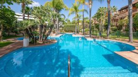 Apartamento en venta en El Campanario, Estepona Este