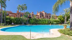 Apartment for sale in Alhambra del Golf, Estepona East