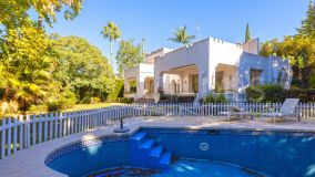 Chalet for sale in El Paraiso, Estepona Est