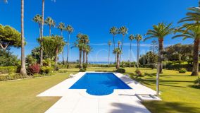 Chalet for sale in Estepona