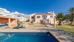 Chalet for sale in Estepona