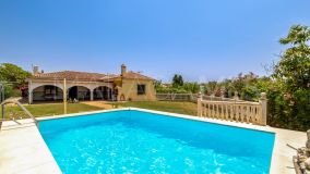 Chalet for sale in Selwo, Estepona East