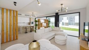 Chalet for sale in Nueva Atalaya, Estepona Est