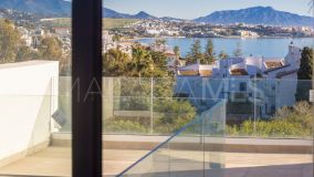 Chalet for sale in Bahia Dorada, Estepona Väst