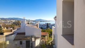 Chalet for sale in Bahia Dorada, Estepona Väst