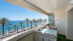 Beachfront apartment in Marbella