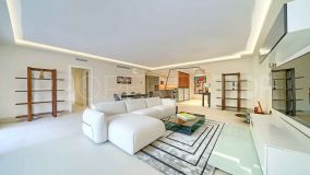 Huge apartment in Marbella centre