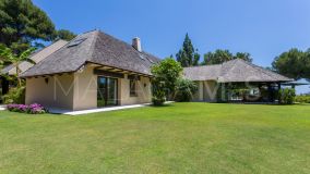 Villa for sale in Rio Real, Marbella Est