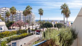 Duplex for sale in Playa de la Fontanilla, Marbella City