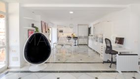 Apartamento en venta en Playa de la Fontanilla, Marbella Ciudad