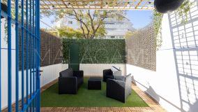 Markplanslägenhet for sale in Playa de la Fontanilla, Marbella City