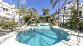 Apartamento en venta en Golden Beach, Marbella Este