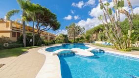 Apartamento en venta en Elviria Playa, Marbella Este