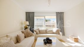 Apartamento en venta en Elviria Playa, Marbella Este