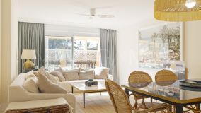 Apartamento en venta en Elviria Playa, Marbella Este