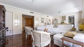 Penthouse for sale in Playa de la Fontanilla, Marbella City