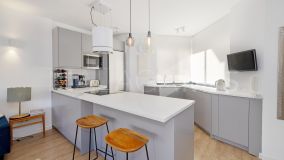 Tvåvånings takvåning for sale in Playa de la Fontanilla, Marbella City